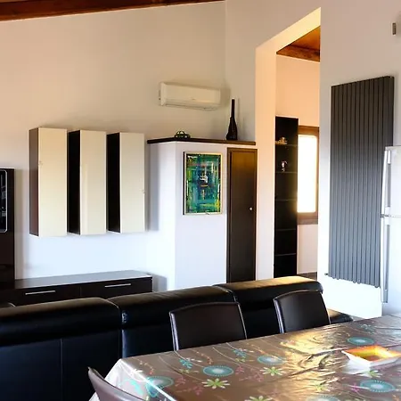 Apartment La Baia
